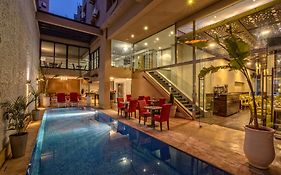 Yaad City Hotel